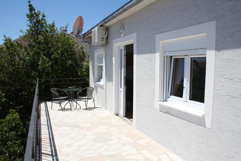 Apartments Suker Trogir Exterior foto
