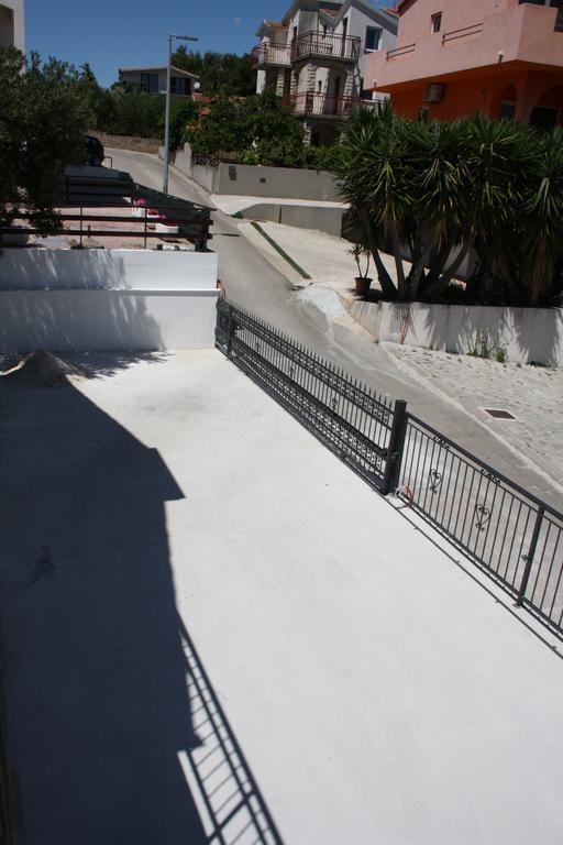 Apartments Suker Trogir Exterior foto