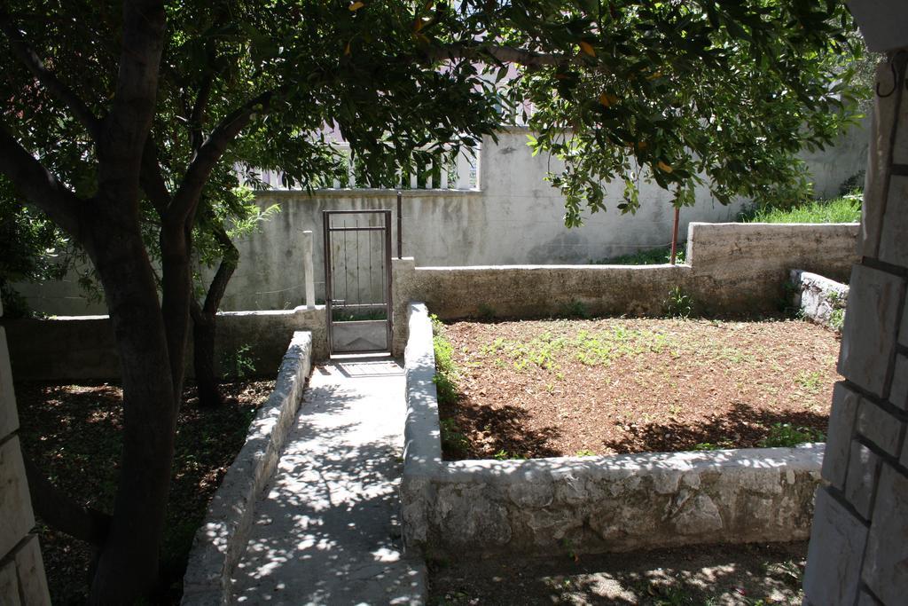 Apartments Suker Trogir Exterior foto